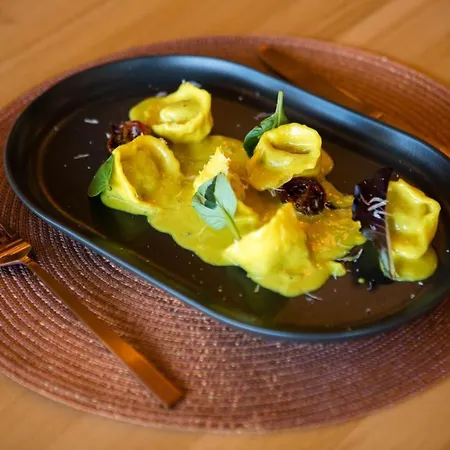 Equos * טיראנה